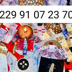 PEUT-ON RECEVOIR LE PORTE MONNAIE MAGIQUE EN DOLLARS ?+229 91 07 23 70, un graphiste à Digne-les-bains