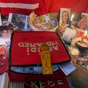 Devenir riche en 7 jours +22960787489 WhatsApp , un graphiste à Saint-Denis