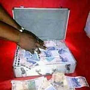 Comment faire devenir riche valise magique +229 60 66 37 82 WhatsApp, un designer graphique à Montauban